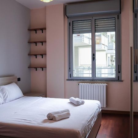 Apartamento Urban Balcony Hideaway - 3 People Milán Exterior foto