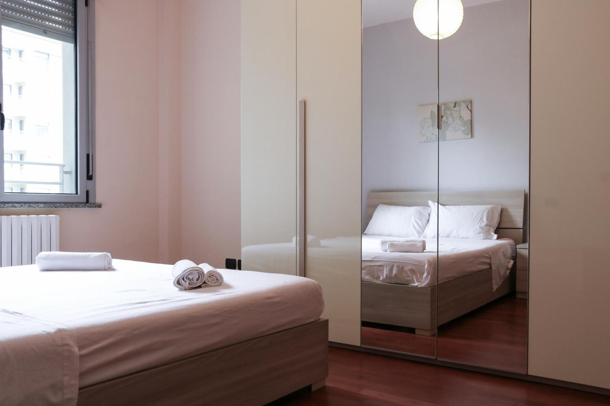 Apartamento Urban Balcony Hideaway - 3 People Milán Exterior foto